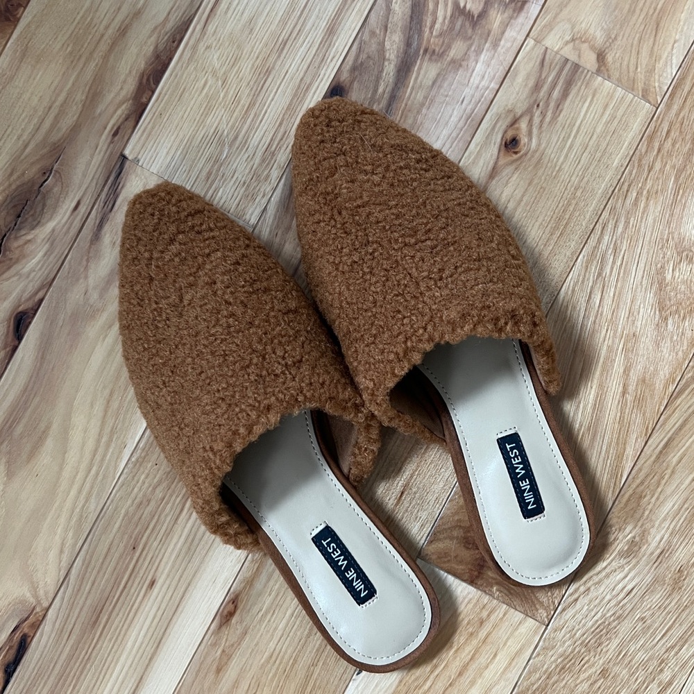 Nine West fuzzy pointy toe mules